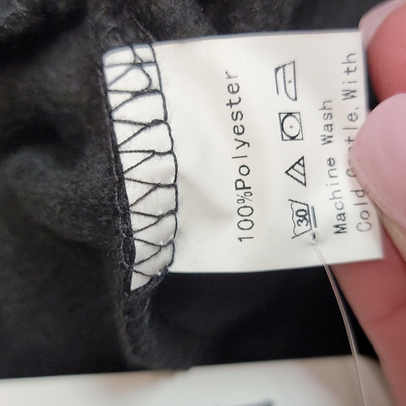 Blushmark small long sleeve black dress with Scoop neck and pockets NWT - Picture 7 of 8